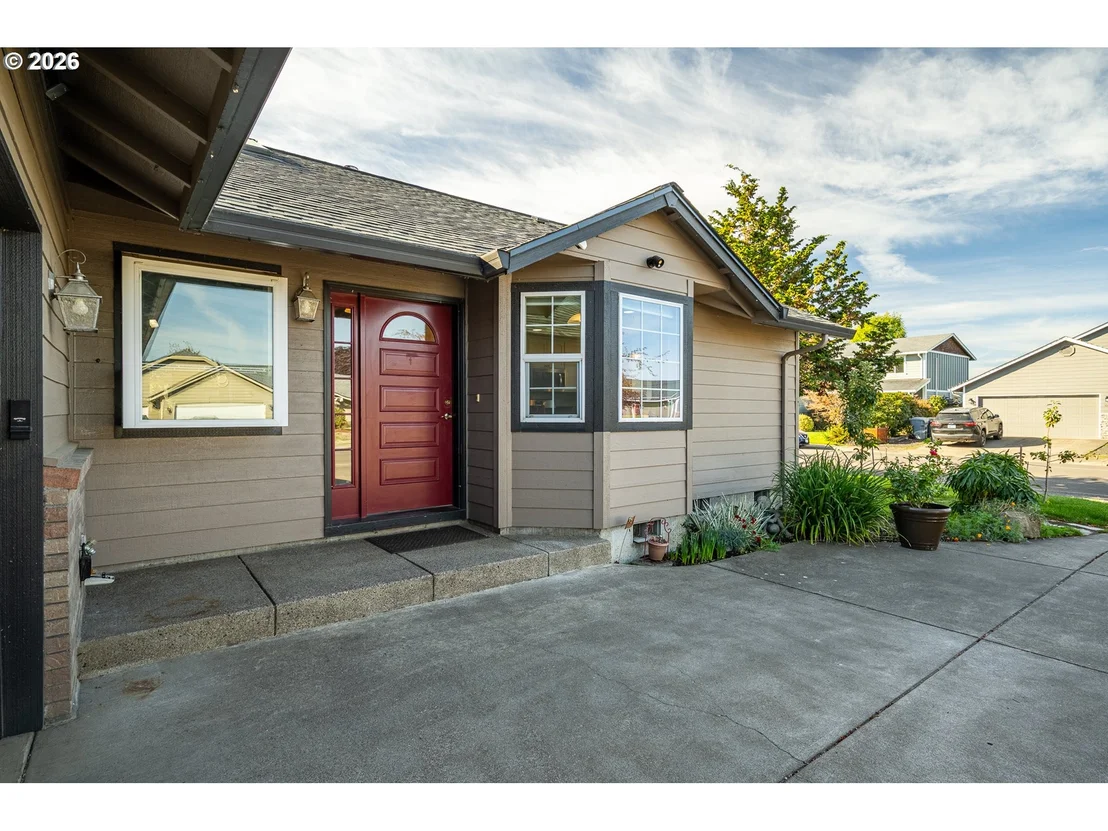 Photo of 1061 APPLEGATE PL
