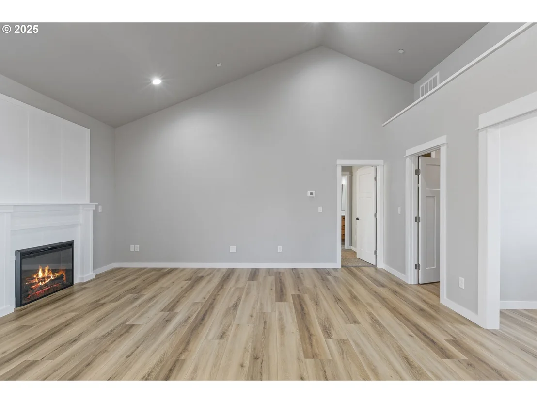 Photo of 664 BROOKS LOOP
