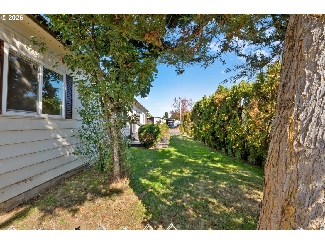 Photo of 231 CRESWOOD DR