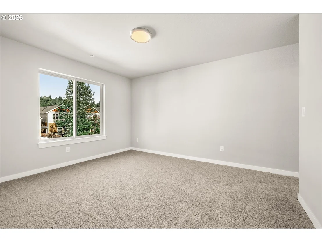 Photo of 165 NW MAWRCREST AVE