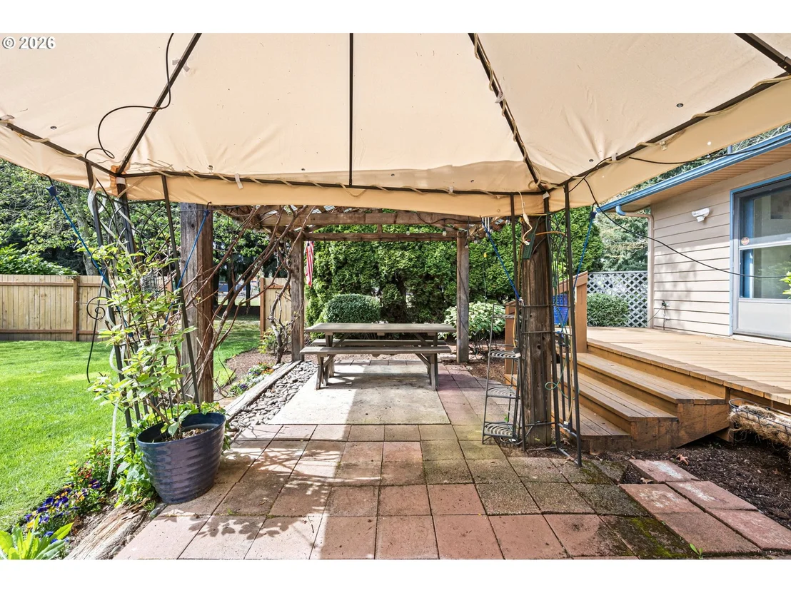 Photo of 84 GREEN LN