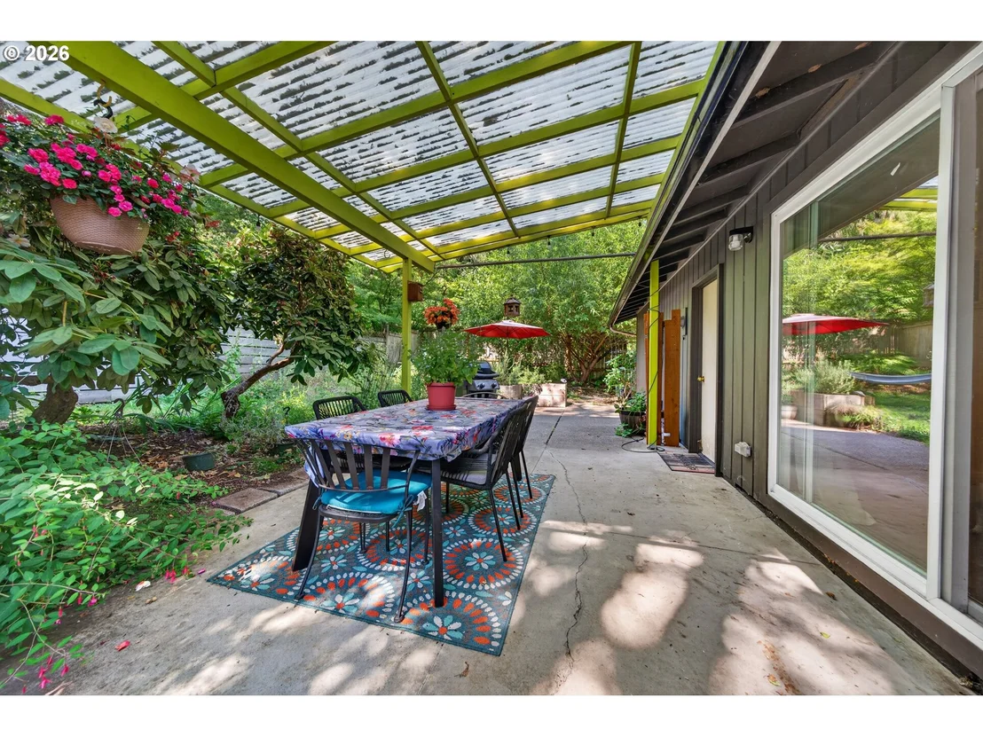 Photo of 390 HUNINGTON AVE