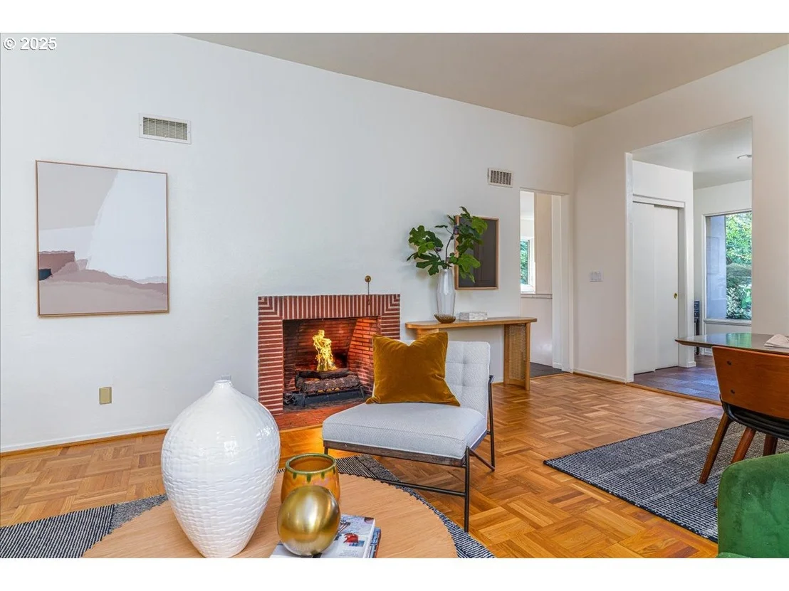 Photo of 589 RIDGEWAY RD
