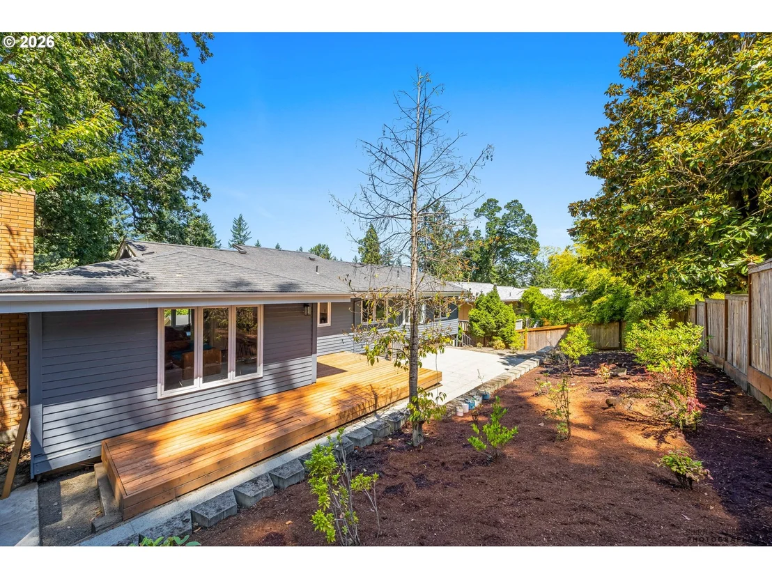 Photo of 2022 FLORAL HILL DR