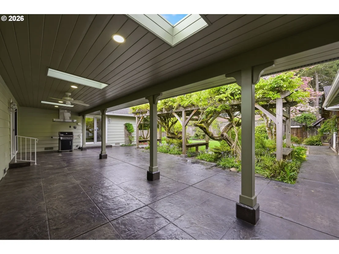 Photo of 394 CHERRY DR