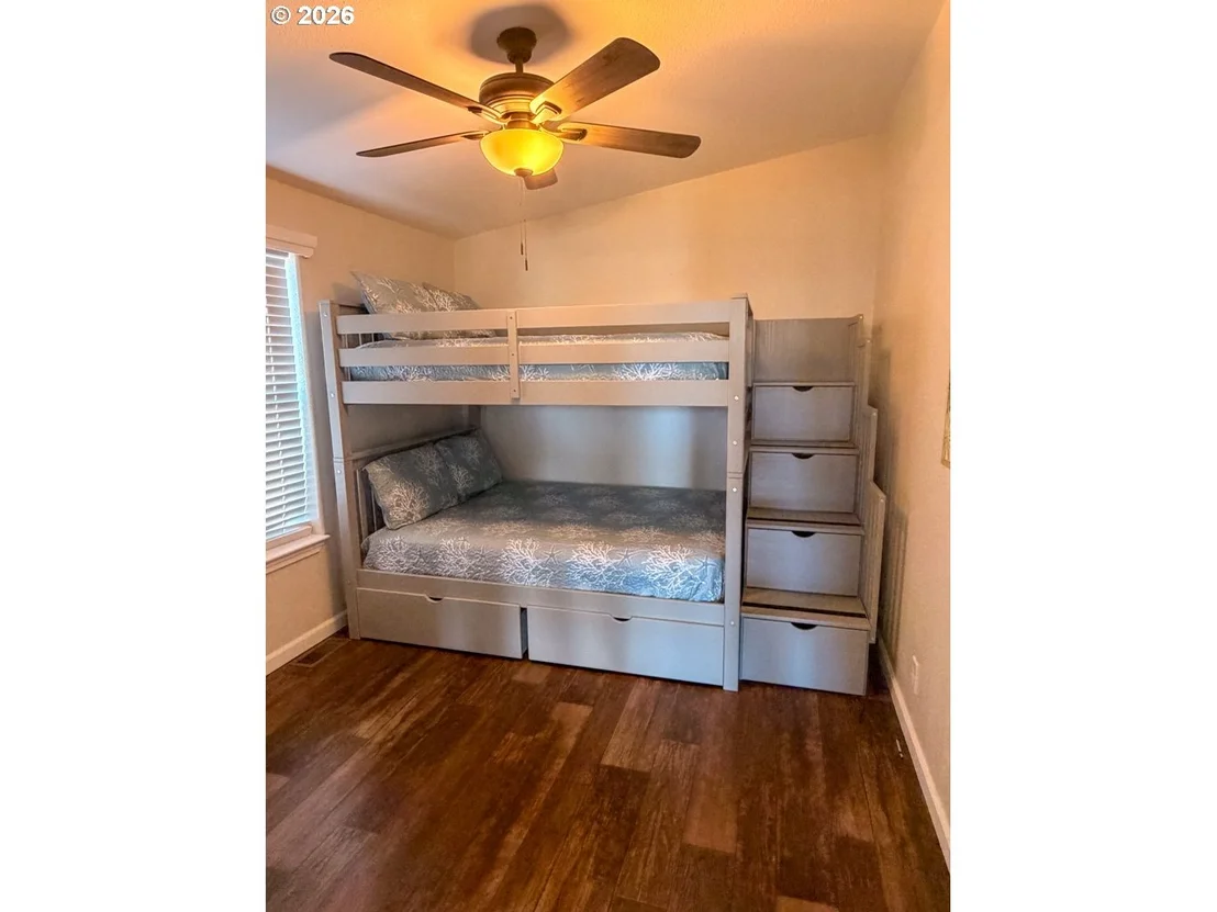 Photo of 1060 CEDAR LOOP
