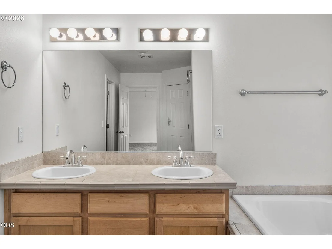 Photo of 2840 NE SEDALIA LOOP