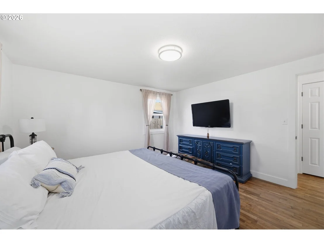 Photo of 4060 WOOD AVE