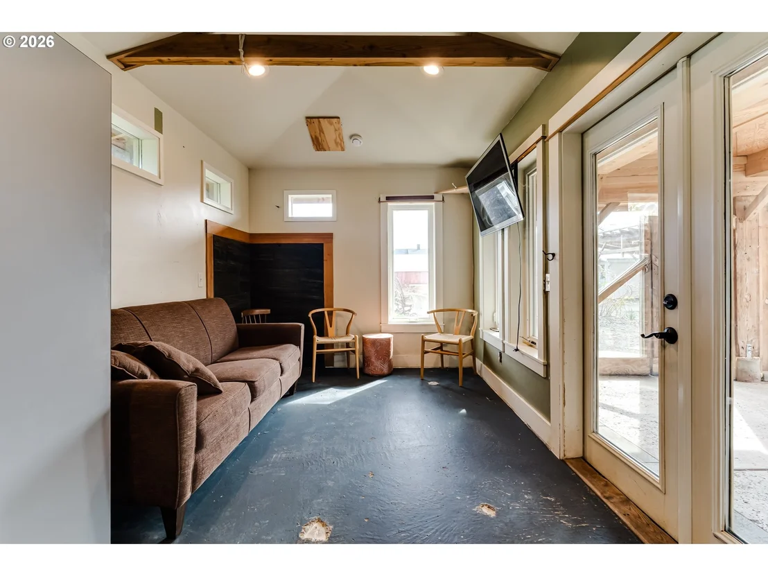 Photo of 111 HOLEMAN AVE