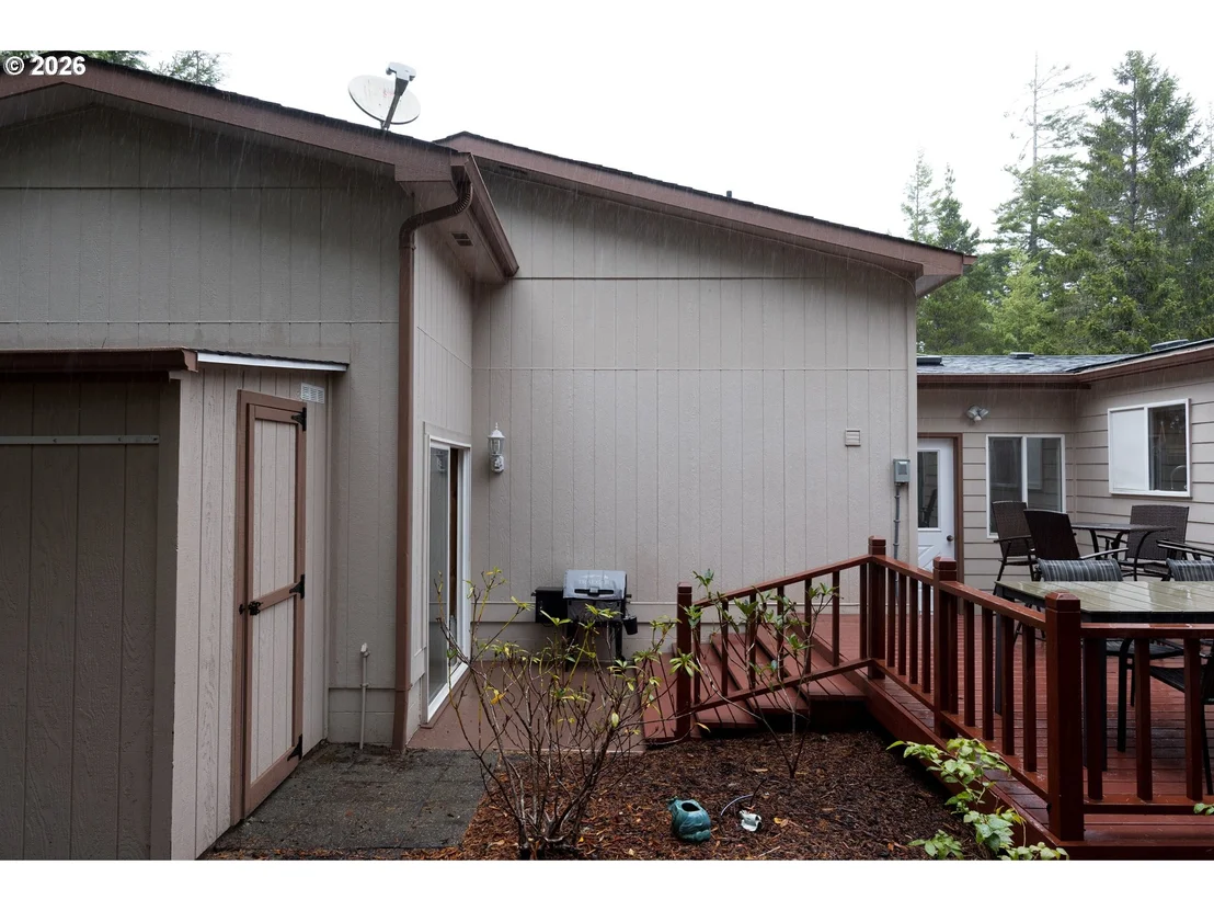 Photo of 327 SOUTHRIDGE DR