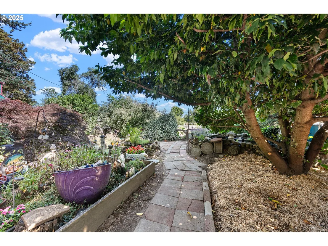Photo of 5320 ROYAL AVE