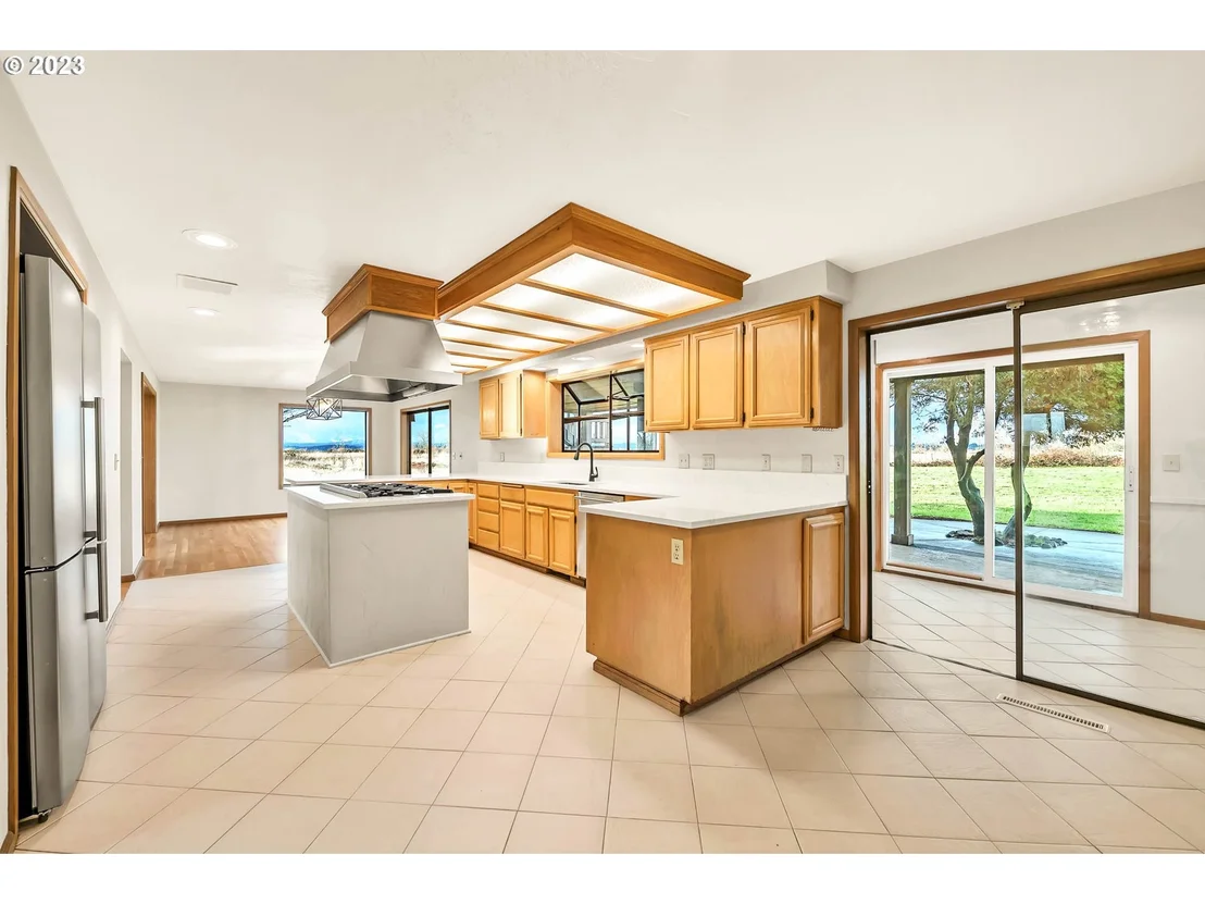 Photo of 27725 Royal