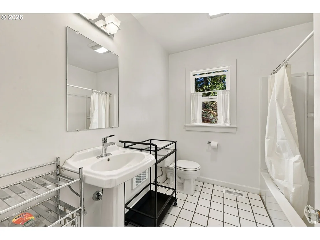 Photo of 580 HORN LN