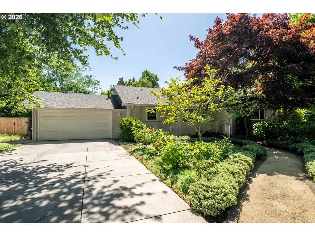 Photo of 243 DARTMOOR DR