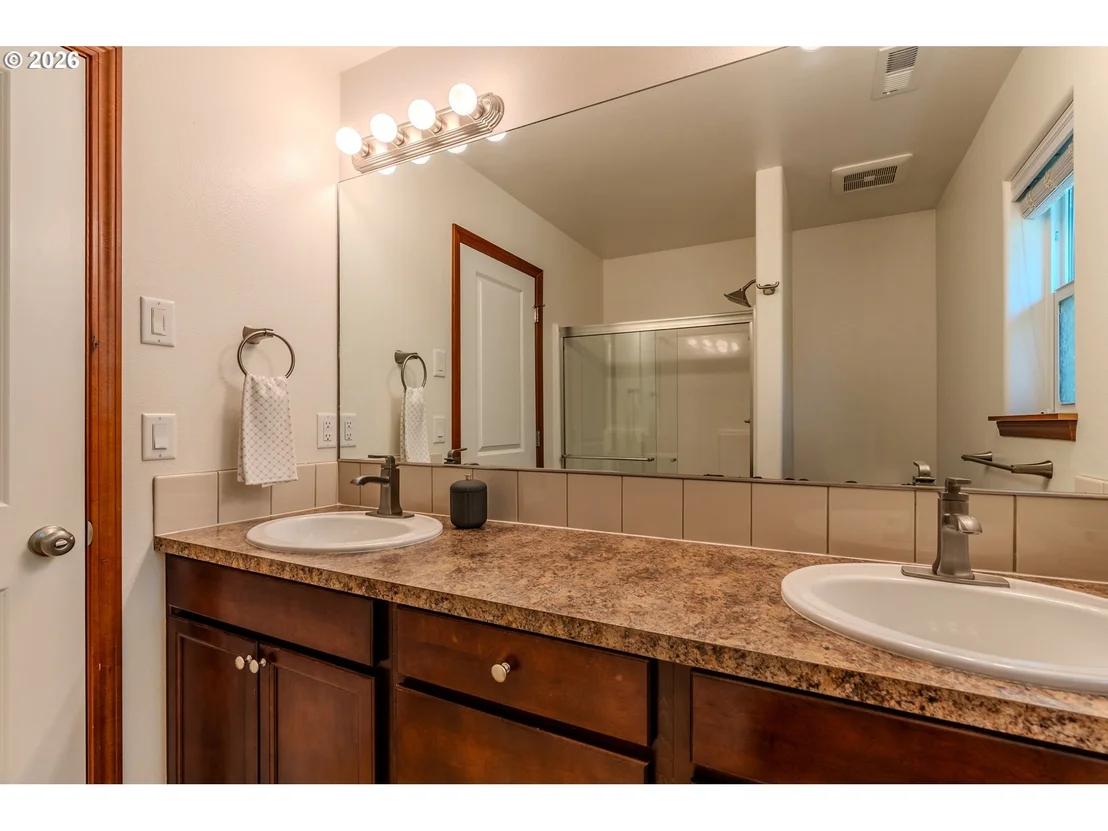 Photo of 2013 NW BELLA VISTA DR