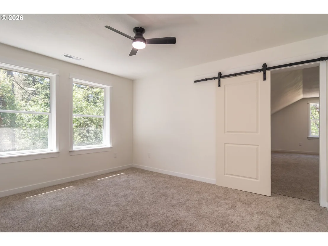 Photo of 492 TERRACE DR