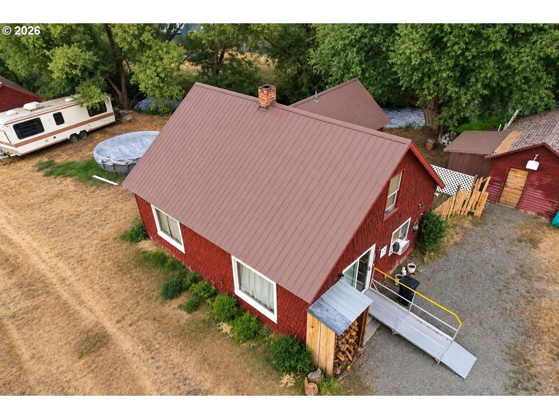 Photo of 605 SE SCHOOL ST