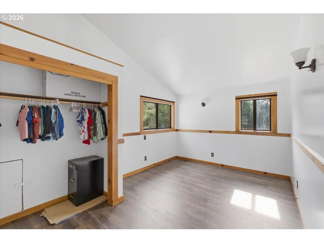 Photo of 40875 PEOPLES DR