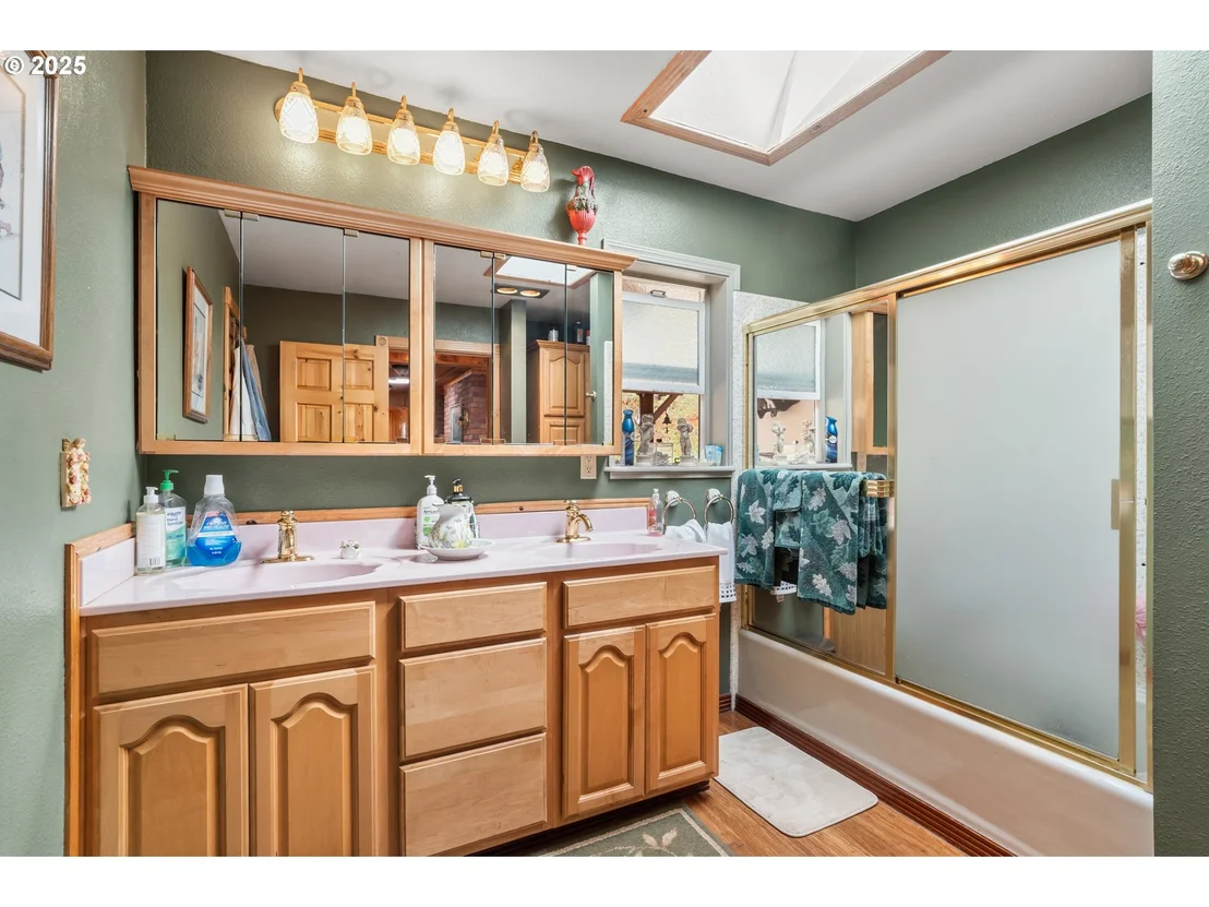 Photo of 520 BRIMSTONE RD