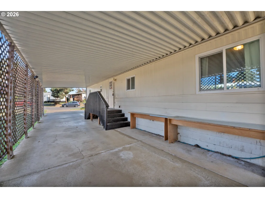 Photo of 231 CRESWOOD DR
