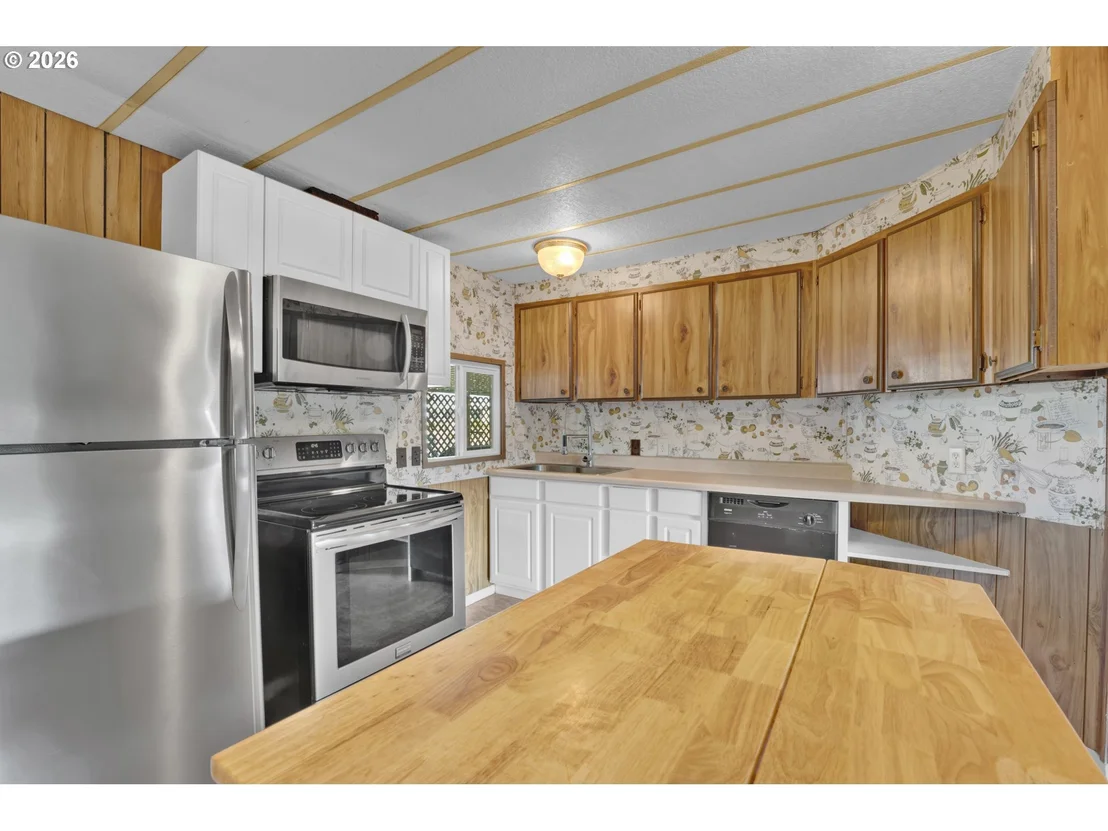 Photo of 231 CRESWOOD DR