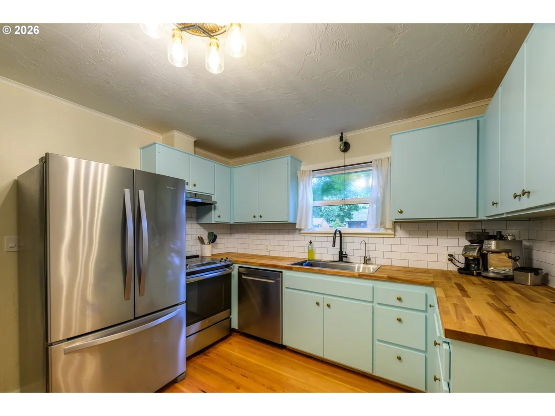 Photo of 1835 CITY VIEW ST