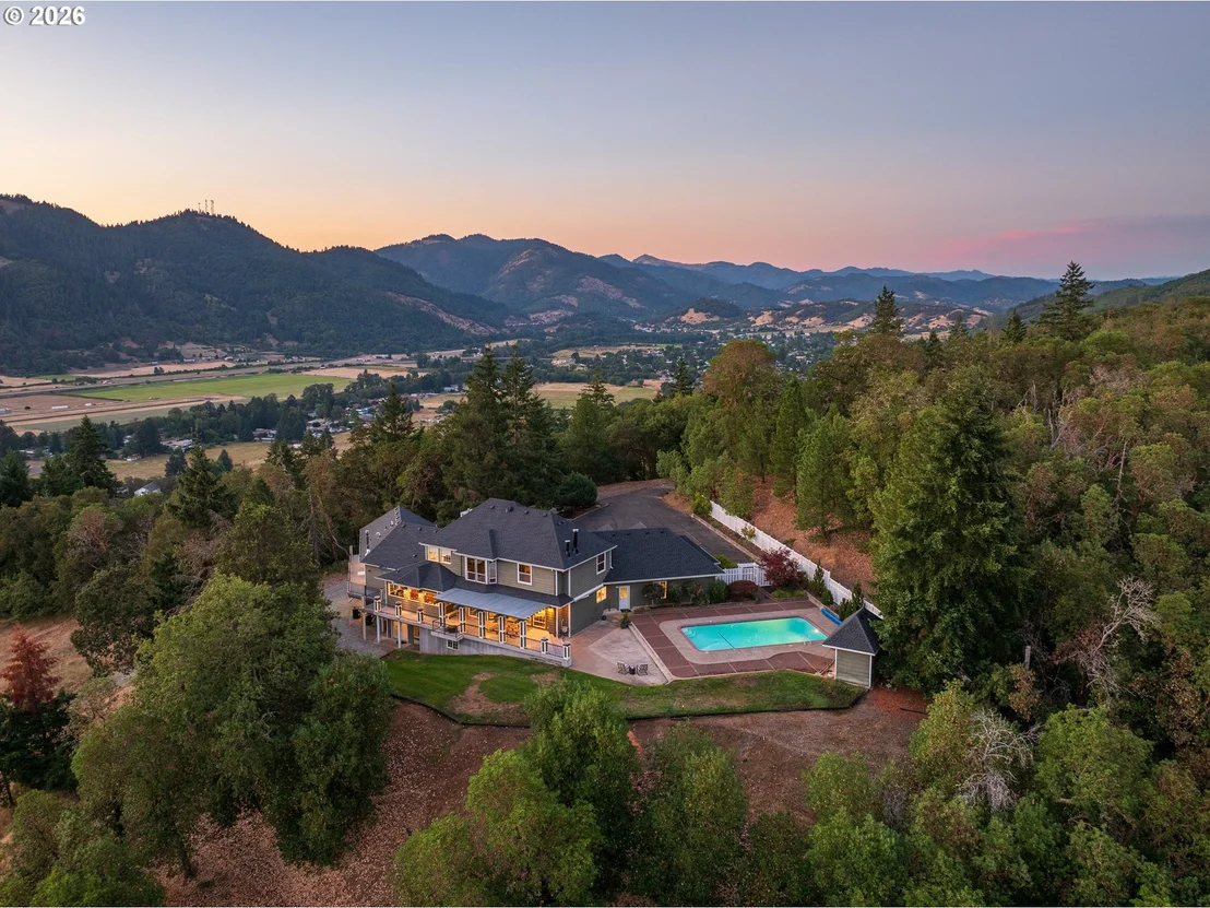 Photo of 317 AKER DR