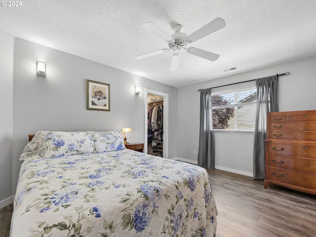 Photo of 644 SE MYRTLEWOOD PL
