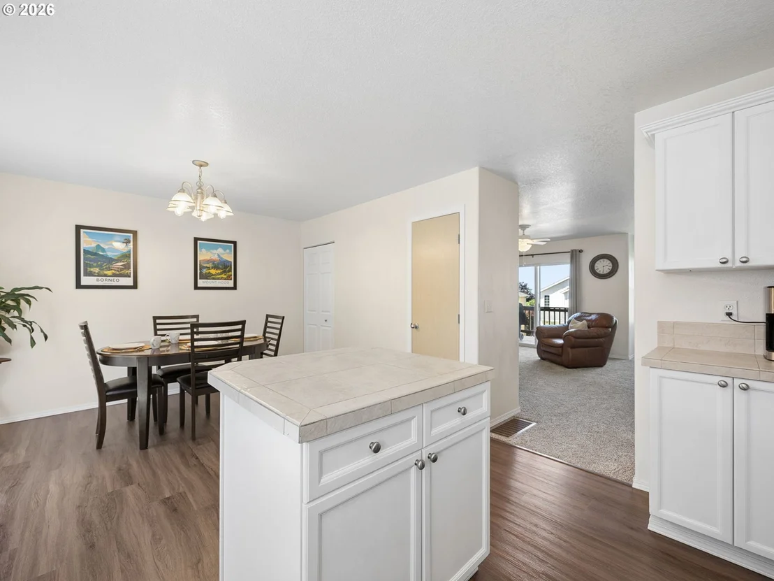 Photo of 1384 SW 22ND TER
