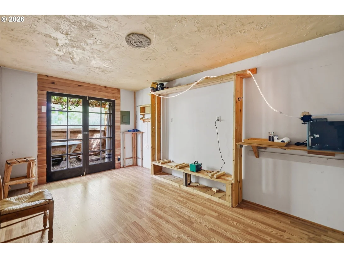 Photo of 605 KOURT DR