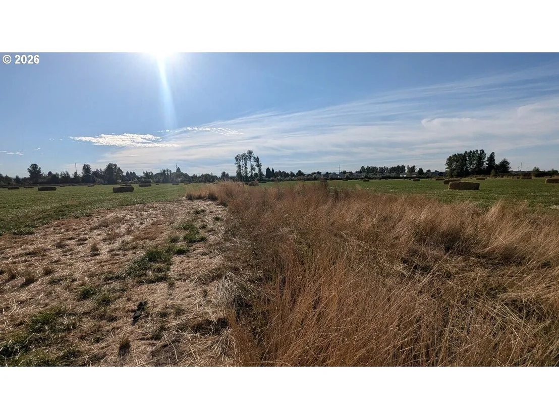 Photo of 585 AIRPORT RD