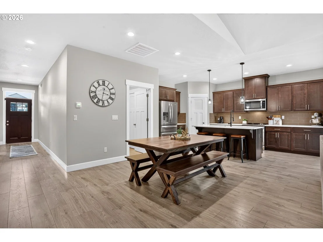 Photo of 1094 NE REGAN HILL LOOP
