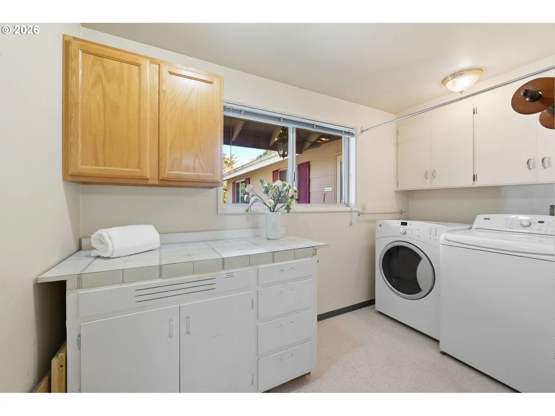 Photo of 4700 THUNDERBIRD ST