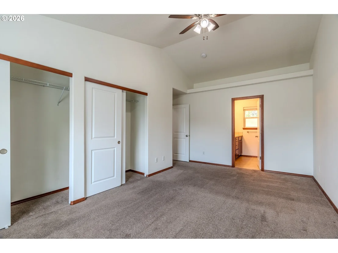 Photo of 2013 NW BELLA VISTA DR