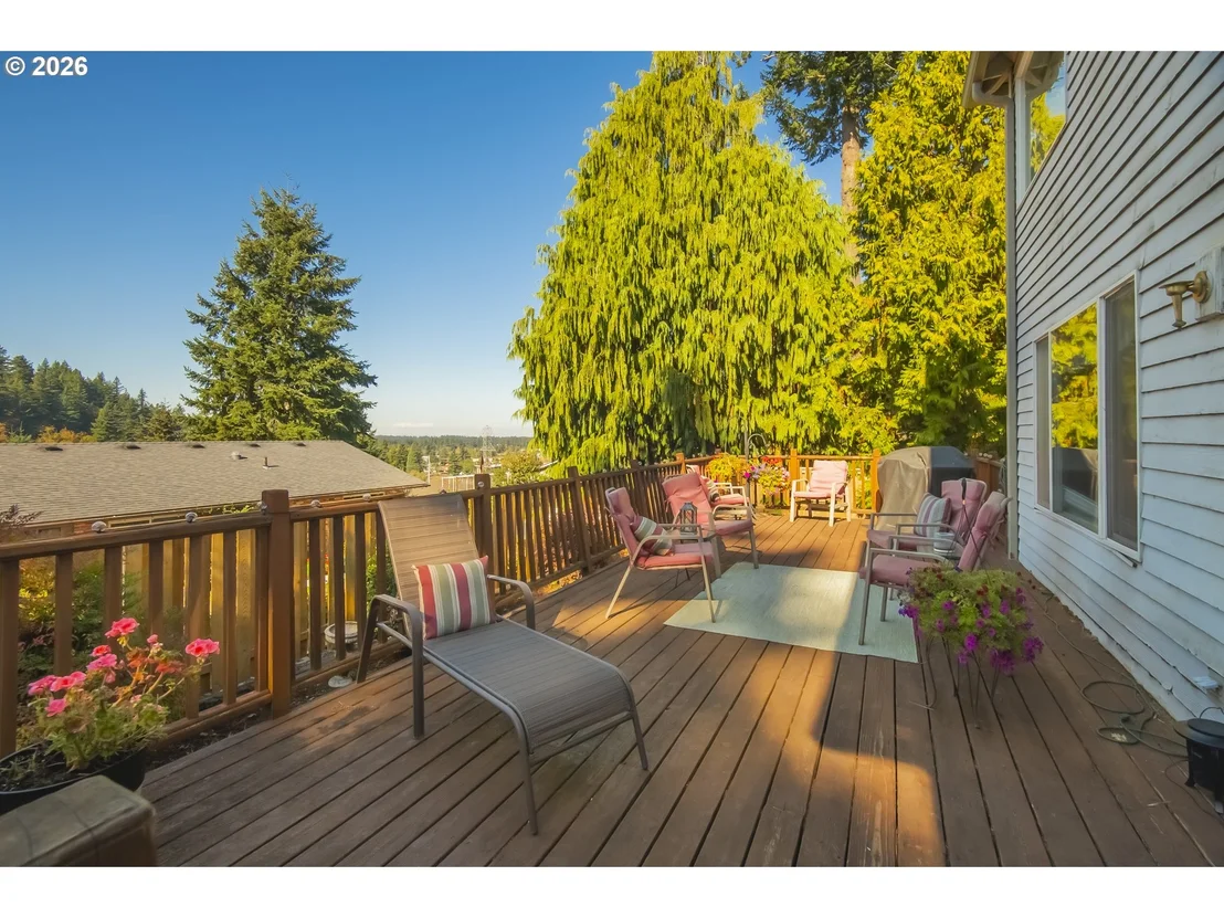Photo of 501 NW MAWRCREST PL