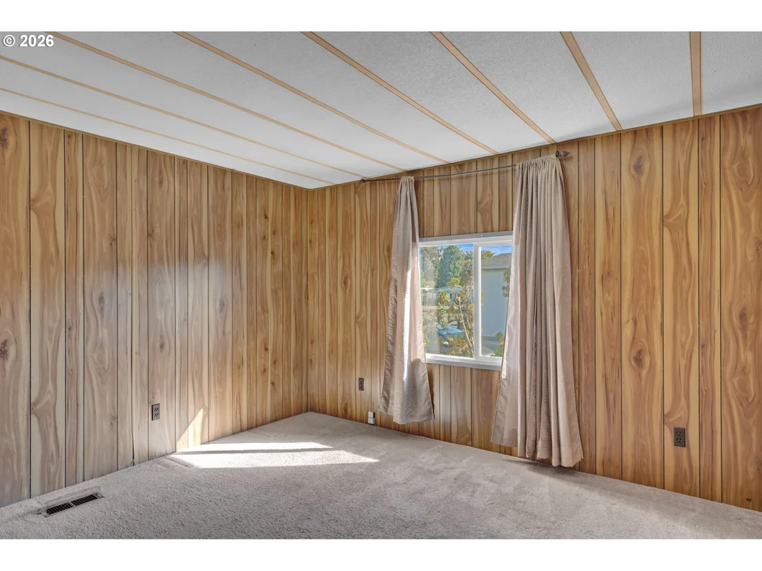 Photo of 231 CRESWOOD DR