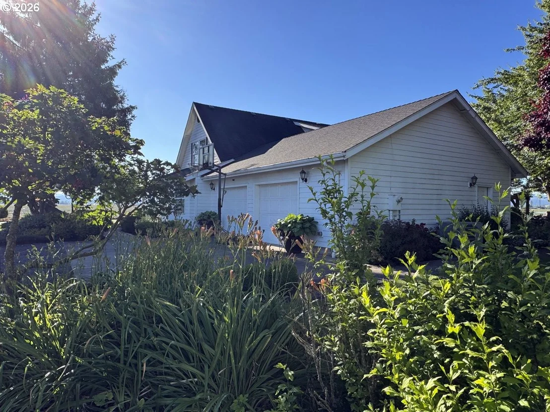 Photo of 33174 LANGMACK RD