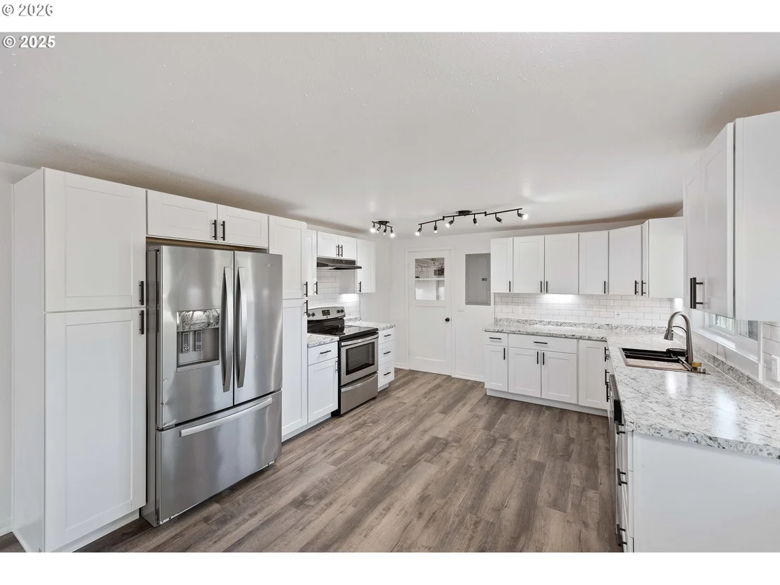 Photo of 165 N 15TH ST