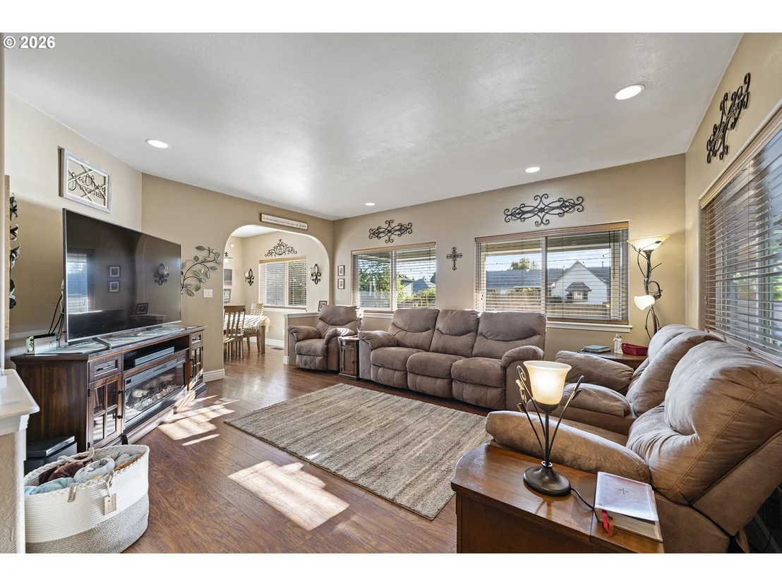 Photo of 997 KRISTA LN