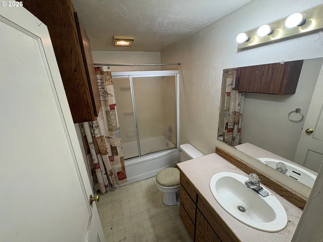 Photo of 392 S 37TH ST