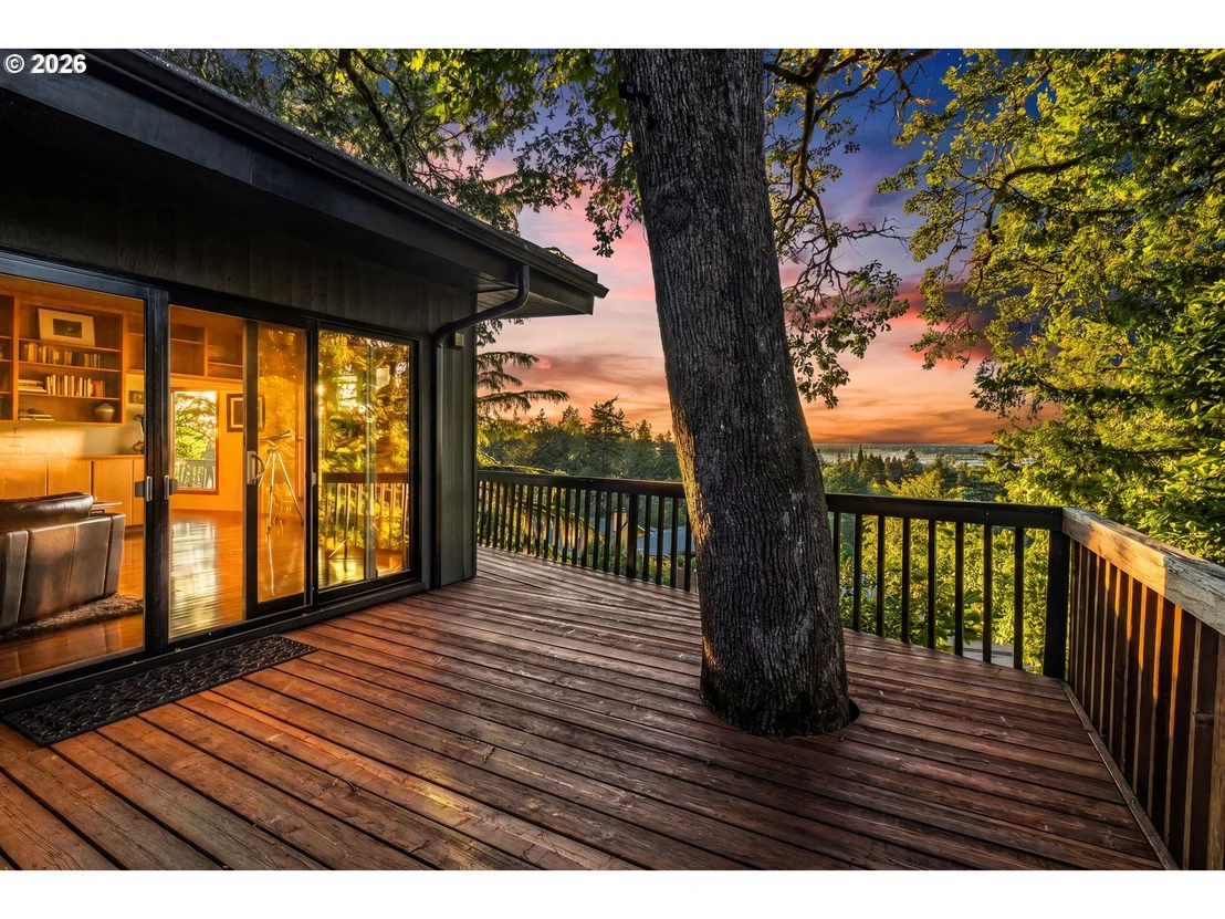 Photo of 2610 HIGHLAND OAKS DR