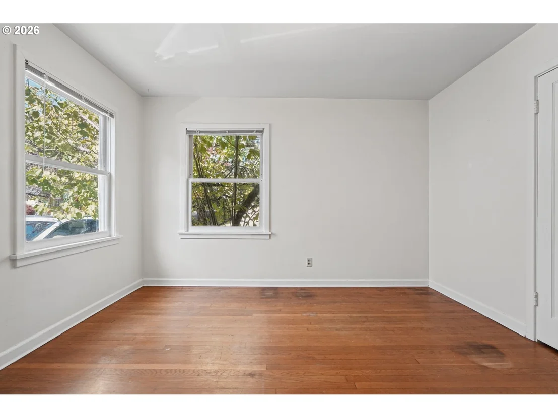 Photo of 890 E 22ND AVE
