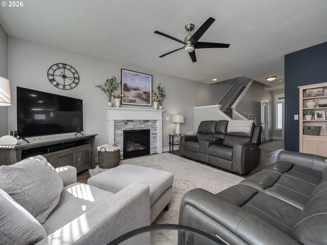 Photo of 1850 N DANIEL DR