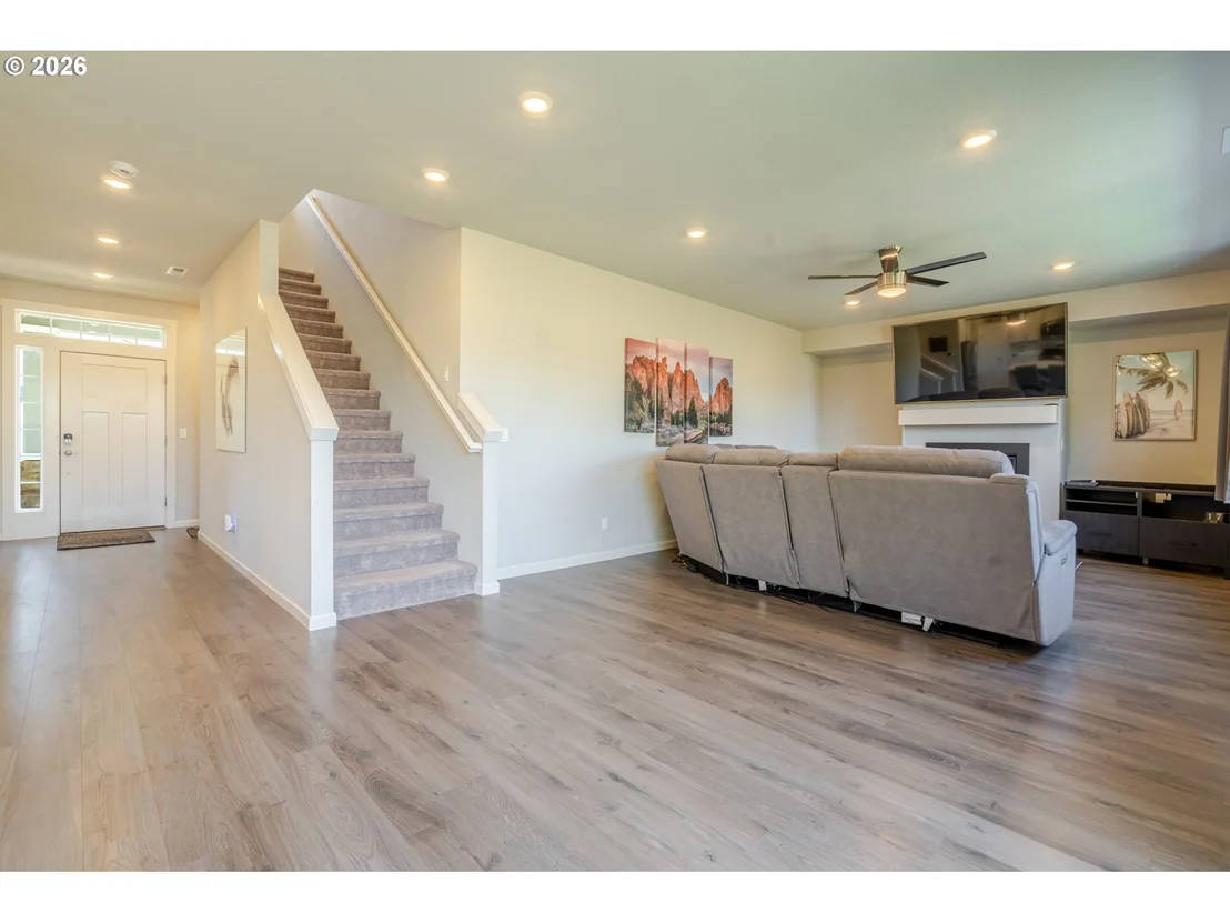 Photo of 235 WALNUT ST