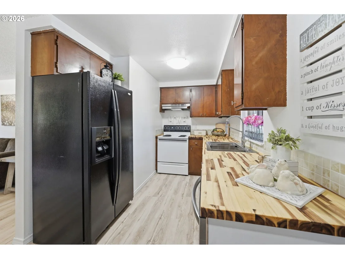 Photo of 2250 W IRWIN WAY