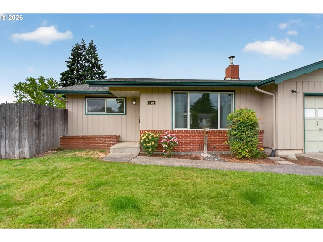 Photo of 447 MAXWELL RD