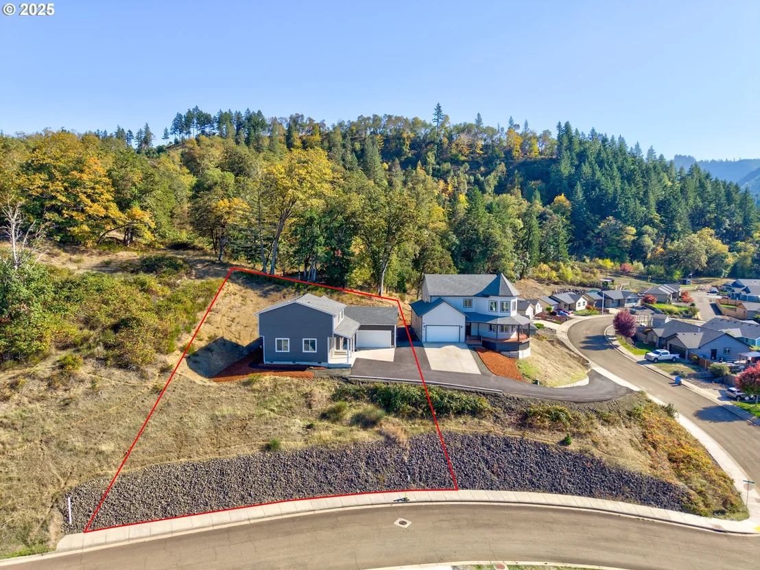 Photo of 664 BROOKS LOOP