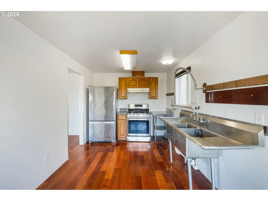 Photo of 668 EGRET AVE