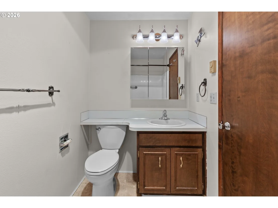 Photo of 475 PINEDALE AVE