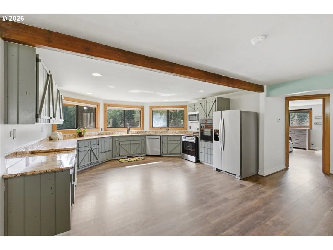 Photo of 40875 PEOPLES DR